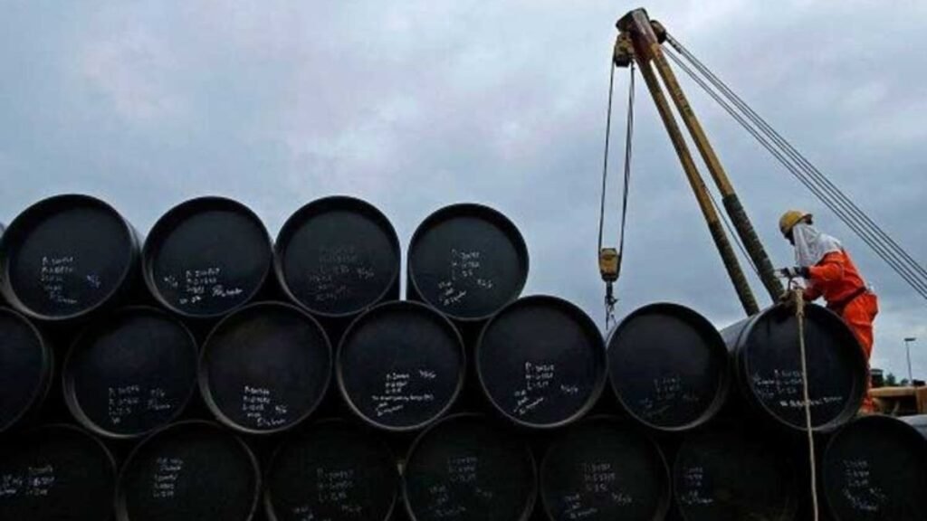 Petróleo podría alcanzar los 100 dólares tras ofensiva de EE.UU. e Israel contra Irán